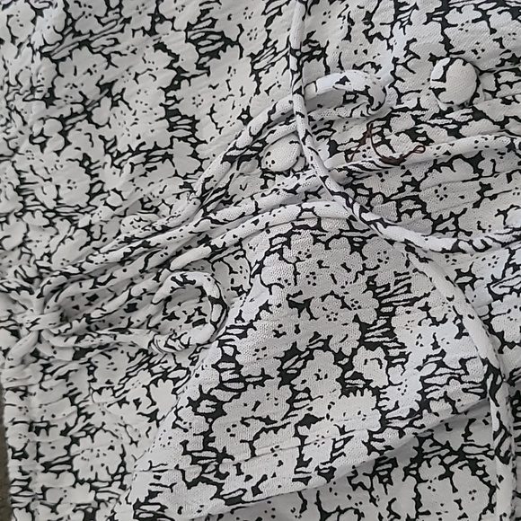 Volcom Bae Bae tube tank - Picture 4 of 6